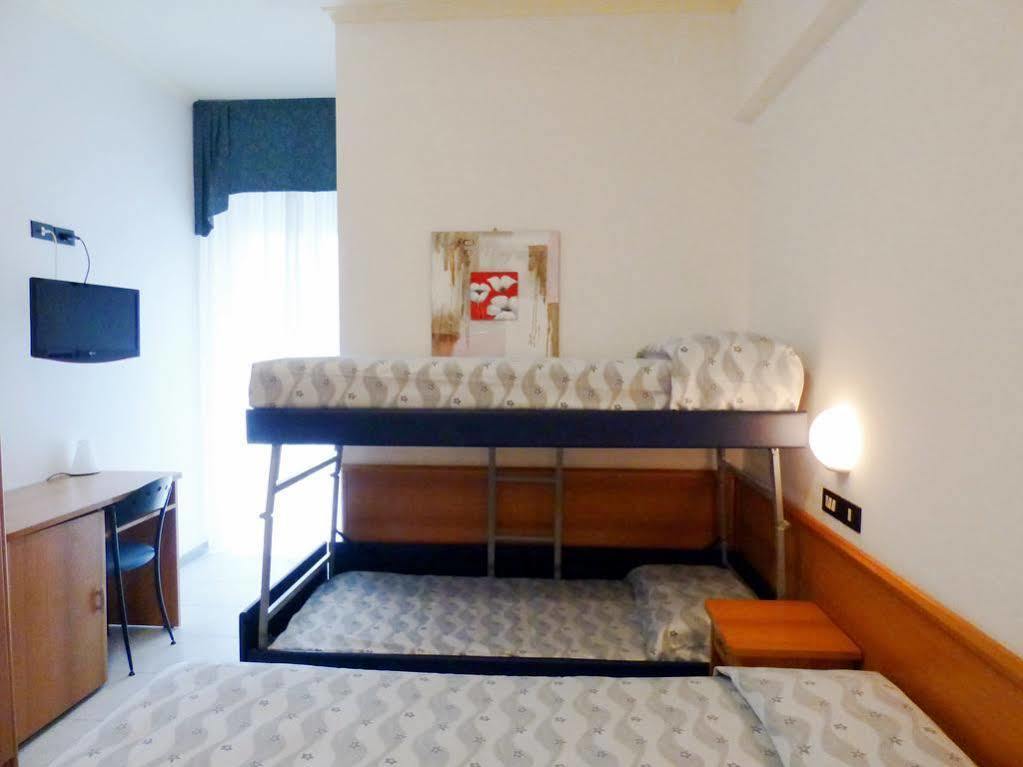 Hotel Sunset Rimini Dış mekan fotoğraf